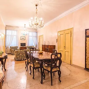 Casa Vescovo, Free Wi-fi Near San Marco Square , Venice Italy